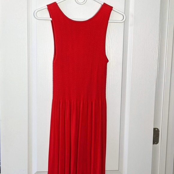 Elietian Red Scrunchy Sleeveless Knee Length Dress - Picture 4 of 6